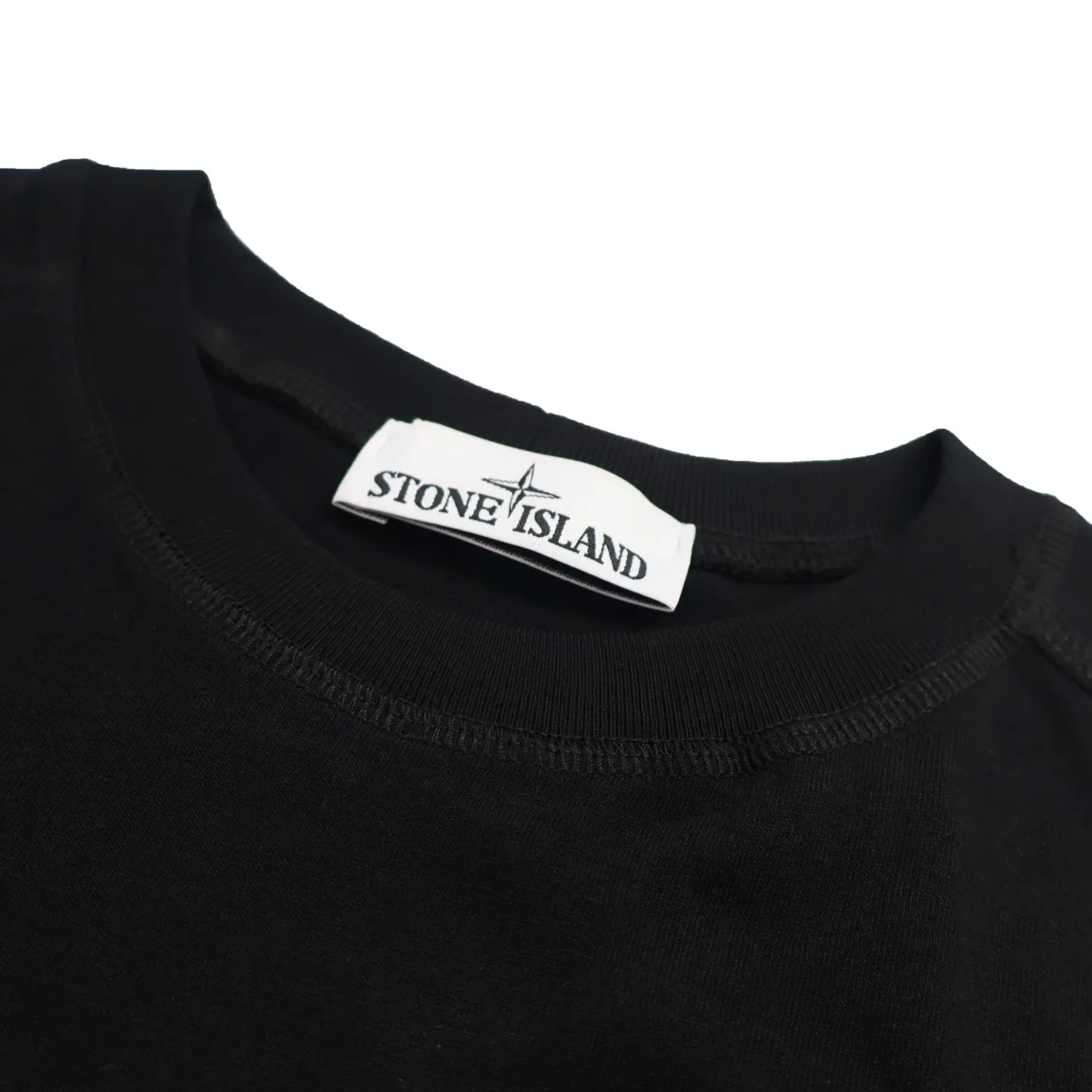 P240 [Exclusive supply] Stonelsland Stone Island printed short sleeves (black) Customized trendy double-strand fiber linen cotton, delicate and smooth, comfortable and skin-friendly, high-end black charm, deep charm, Compass micro-emblem patch embellished on the chest. Adopt imported water slurry printing technology, use advanced computer control system and precision mechanical components to achieve Compass. The fabrics have been washed to give them a better feel and texture. They are not easy to deform, shrink or fade, and maintain their long-lasting beauty.